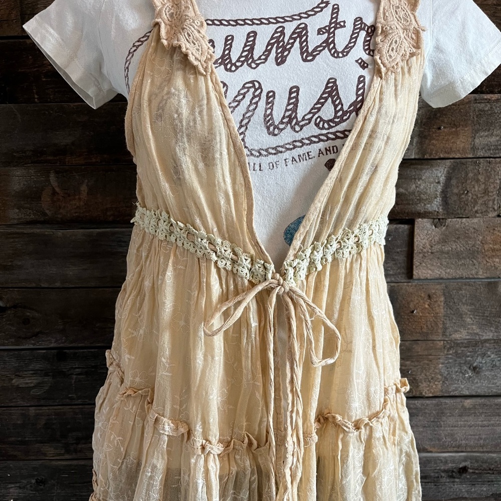 Bluebird boutique flowy tie around piece